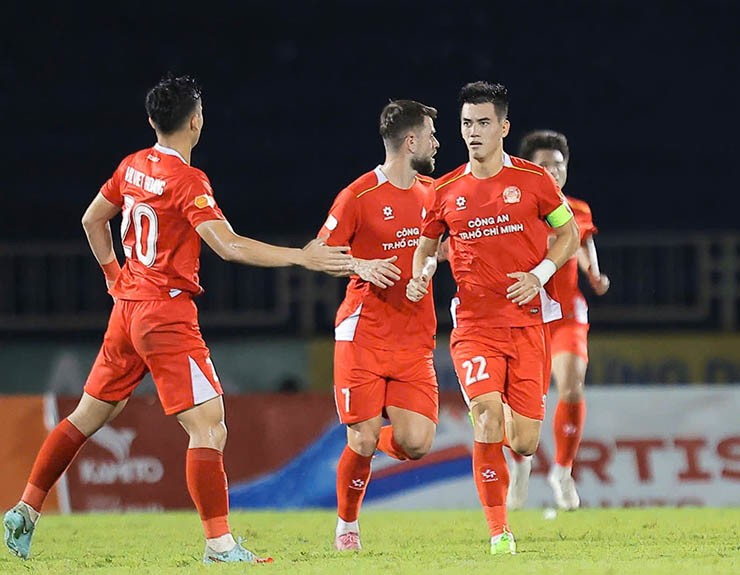 Trực tiếp bóng đá SLNA - Công an TP.HCM: Chủ nhà bất lực, chấp nhận thua đau (Hết giờ) - 4