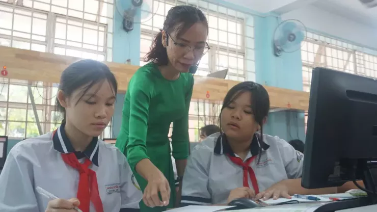 Trường THCS Nguyễn Hiền, phường Tân Thới Hiệp, chủ trương không thu quỹ phụ huynh trong năm học này. Ảnh: NGUYỄN QUYÊN