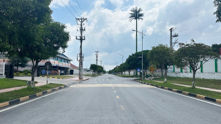 Đoạn đường gần KCN Phú Hà. Ảnh: Đức Hoàng