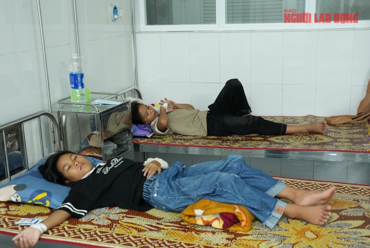 Vụ 40 học sinh nhập viện: Nhân viên y tế nói lời "gan ruột" về nữ hiệu phó bao trọn bếp ăn - 3