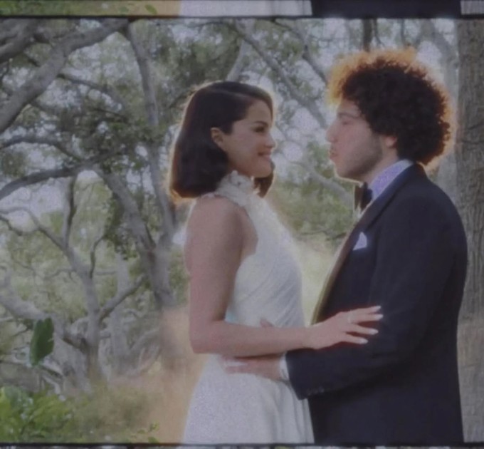 Selena Gomez chính thức lên xe hoa cùng Benny Blanco.