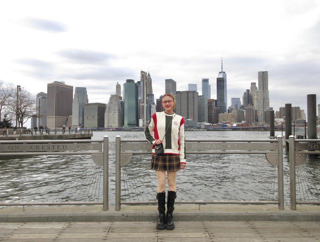 Ngoài ra, việc vận động thường xuyên như đóng phim, du lịch hay đi chơi cùng bạn bè cùng giúp Uyển Ân tiêu hao được năng lượng và duy trì được cân nặng như ý.