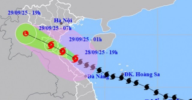 Bão số 10 Bualoi giật cấp 15 trên vùng ven biển...