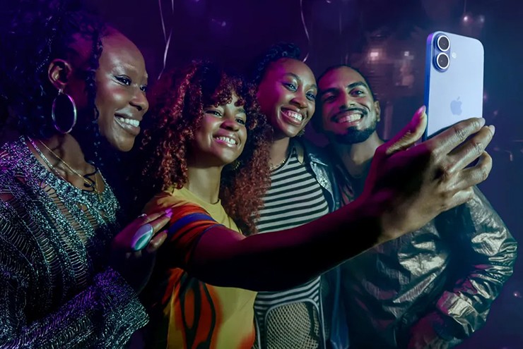 Giờ đây người dùng không phải cầm điện thoại theo chiều ngang để chụp selfie nữa.