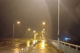 Tin tức trong ngày - Video: Mưa lớn, gió giật mạnh ở nhiều địa phương trước khi bão số 10 đổ bộ