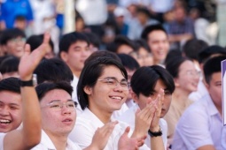 Giáo dục - du học - Giải mã doanh thu nghìn tỉ của nhiều trường đại học hiện nay