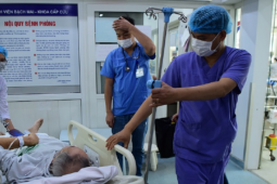 Người đàn ông đổ gục sau khi dùng viên thuốc hàng xóm cho