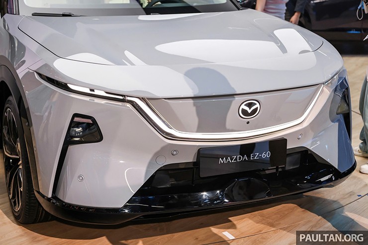 Mazda CX-6e trình làng, CUV chạy điện giá từ 445 triệu đồng - 3