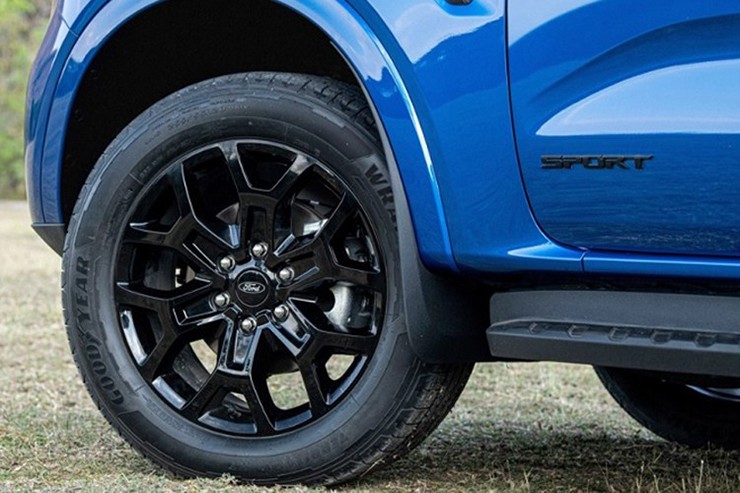 Ra mắt Ford Everest Sport Bi-Turbo 2026, sản xuất giới hạn 700 xe - 4