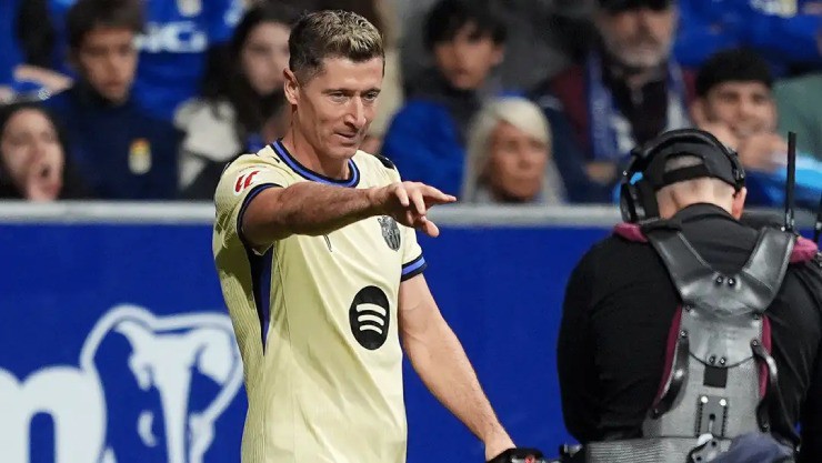 Lewandowski có thể rời Barca hè tới