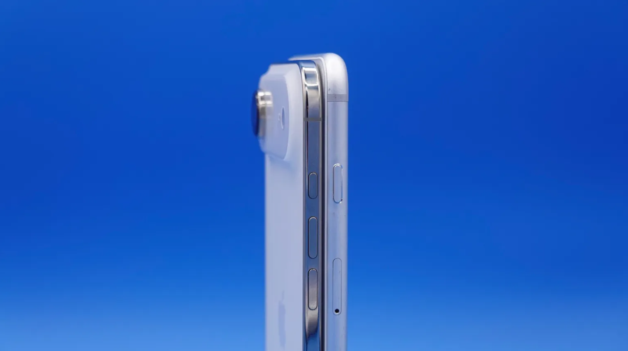 iPhone Air.