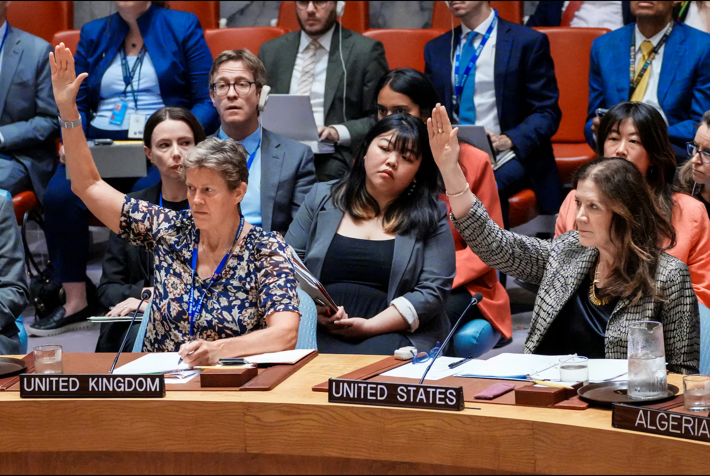 Liên hợp quốc thông qua lệnh trừng phạt đối với Iran (ảnh: Reuters)