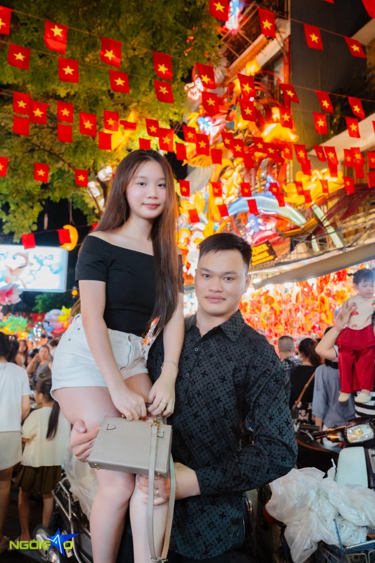 &#39;Sống ảo&#39; với trăng vàng, thỏ ngọc khổng lồ trên phố Hàng Mã - 7