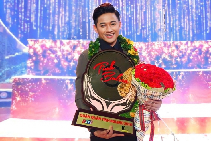 Cố nghệ sĩ Quý Bình từng đăng quang quán quân Tình Bolero 2016. Ảnh: NSX