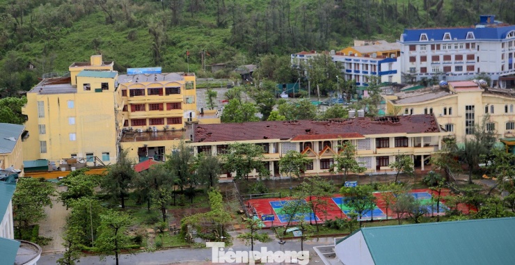 Bão số 10 cuốn phăng vùng biển Thiên Cầm - 9