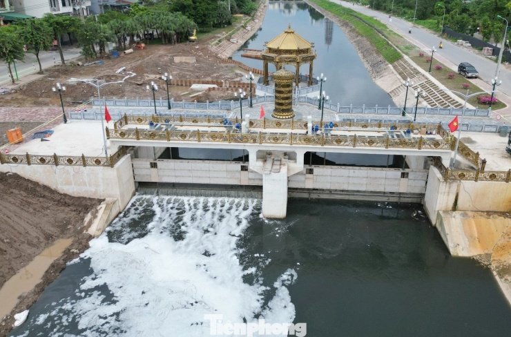 Đập tràn sông Tô Lịch đã giữ được mực nước trên sông 3,5 mét - 3