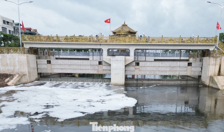 Đập tràn sông Tô Lịch đã giữ được mực nước trên sông 3,5 mét - 5