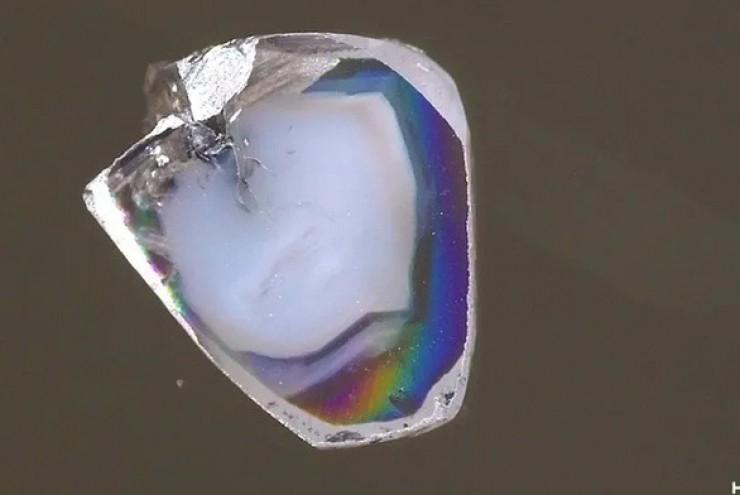 Phát hiện 2 viên kim cương “gần như không thể tồn tại”