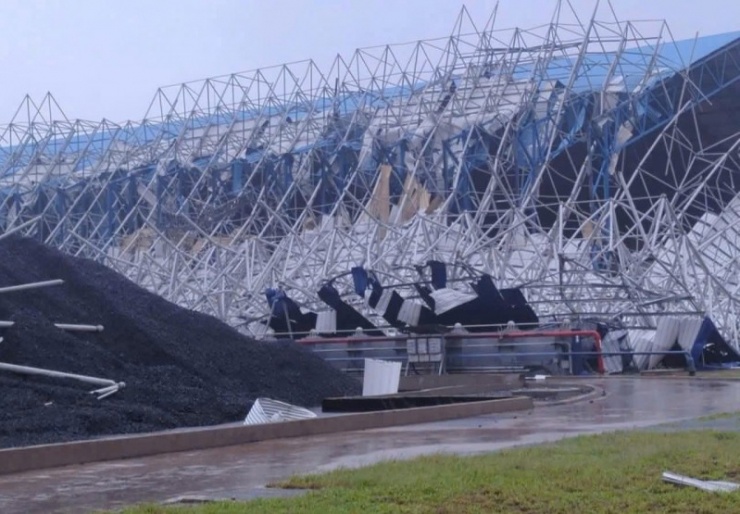 Dự án Nhà máy Nhiệt điện Vũng Áng 2 bị thiệt hại nặng nề sau bão số 10. Đây là công trình chào mừng Đại hội Đảng bộ tỉnh Hà Tĩnh lần thứ XX khi vừa khánh thành Tổ máy số 1 vào ngày 18/9/2025 tại Khu kinh tế Vũng Áng. 