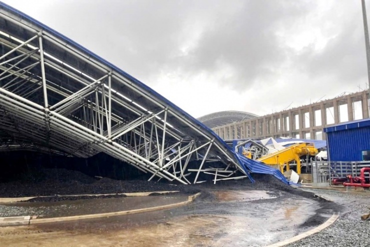 Nhiều doanh nghiệp tại Khu kinh tế Vũng Áng bị thiệt hại nặng nề sau bão.