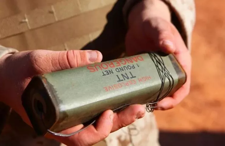 Mỹ và Liên minh châu Âu đối mặt với tình trạng thiếu hụt thuốc nổ TNT. Ảnh: Oxu.az