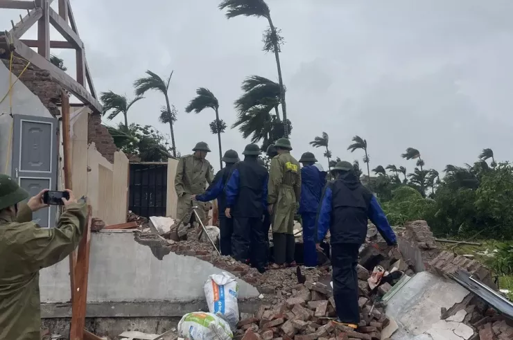 Ngôi nhà nơi vợ chồng ông K. tử vong sau khi lốc xoáy dữ dội quét qua làm sập nhà. Ảnh: ĐT