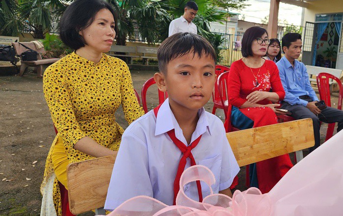 Em Thạch Chí Khang, cậu học trò dũng cảm cứu sống bạn trong vụ thảm án