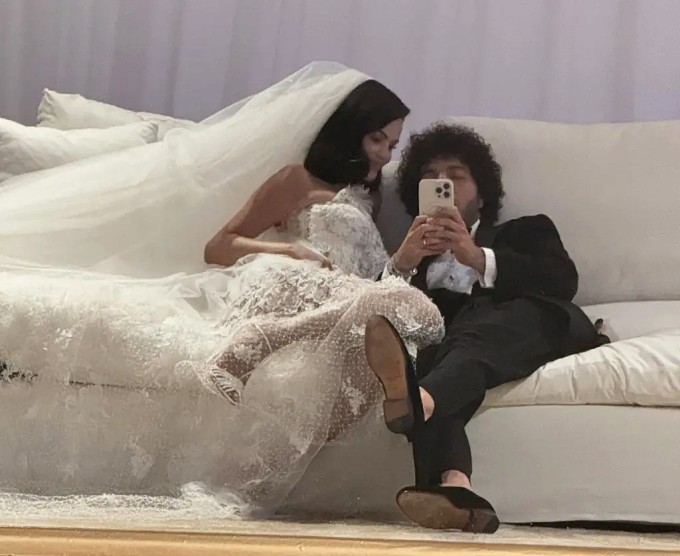 Selena Gomez và Benny Blanco sau lễ cưới. Ảnh: Instagram Benny