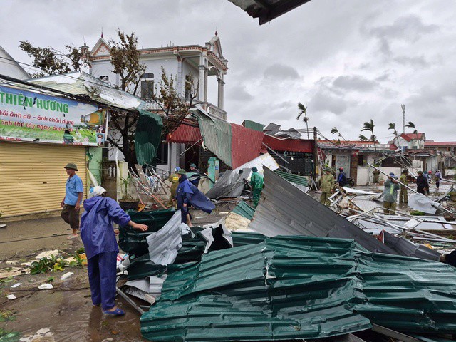 Khung cảnh tan hoang.