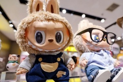 Thị trường - Tiêu dùng - Cơn sốt Labubu “hạ nhiệt”: Giá bán lại giảm sâu, giới đầu cơ đua nhau tháo hàng