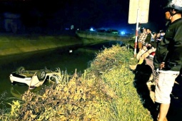 Tin tức trong ngày - Nam thanh niên tử vong trong ô tô lật ngửa dưới mương nước