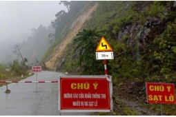 Giáo dục - du học - Bộ GD-ĐT yêu cầu các trường ở vùng tâm bão đi qua đảm bảo an toàn cho học sinh