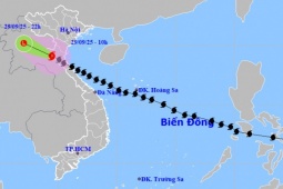 Tin tức trong ngày - Tâm bão số 10 ít di chuyển trong những giờ qua, vẫn đứng yên ở biên giới Nghệ An - Lào