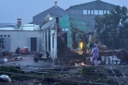 Tin tức trong ngày - Cứu nhiều người mắc kẹt trong bão Bualoi ở Thanh Hóa