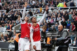 Bóng đá - Nóng bảng xếp hạng Ngoại hạng Anh: Arsenal áp sát Liverpool, thú vị Chelsea - MU