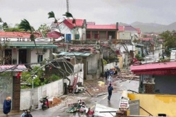 Tin tức trong ngày - VIDEO: Lốc xoáy kinh hoàng ở Ninh Bình làm 6 người chết, 7 người bị thương