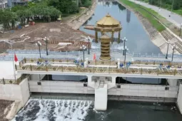 Đập tràn sông Tô Lịch đã giữ được mực nước trên sông 3,5 mét