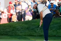 Ryder Cup 2025: Bùng nổ những cú đánh để đời, khiến khán giả nín thở