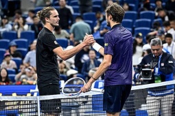 Video tennis Medvedev - Zverev: Thắng lợi thuyết phục, dớp 2 năm tiếp tục (China Open)