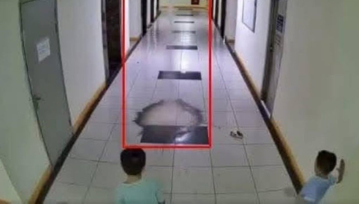 3 bé trai ném dép vô tình làm hỏng 2 thang máy ở Hà Nội, xôn xao tin đồn 'đền' 2 tỷ - 4