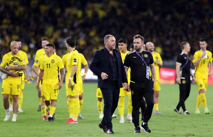 FIFA chính thức “sờ gáy” bóng đá Malaysia.