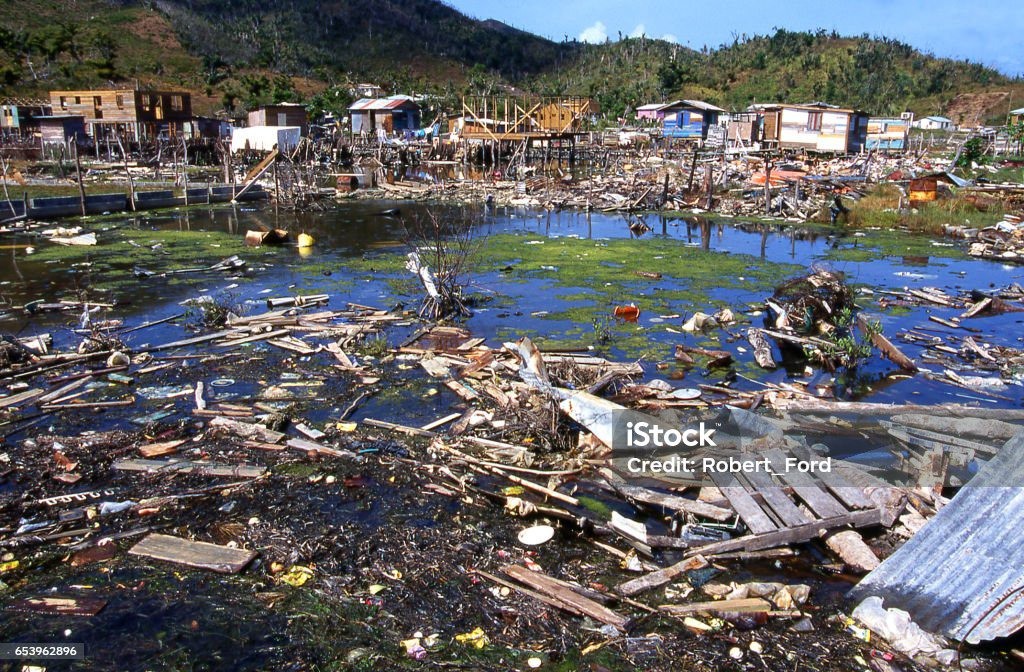 Cảnh tan hoang ở Honduras do siêu bão Mitch. Ảnh: iStock