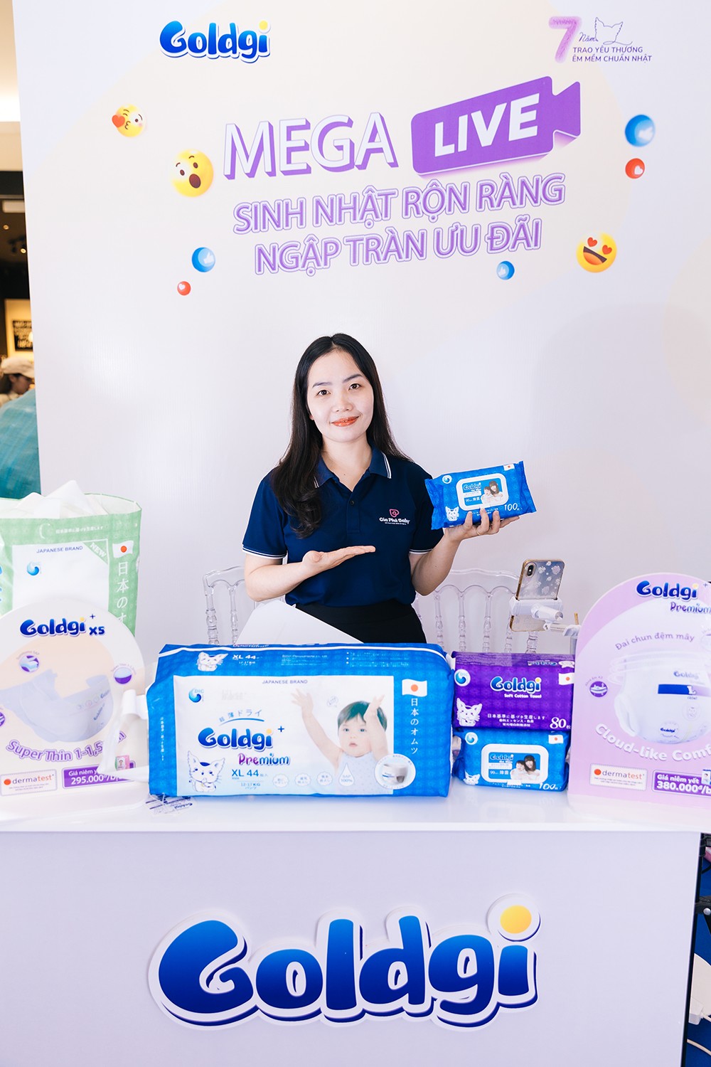Goldgi không chỉ chú trọng chất lượng sản phẩm mà còn mở rộng mô hình phân phối, đảm bảo khả năng cung ứng ổn định trên cả cửa hàng mẹ bé và nền tảng thương mại điện tử, đồng thời đẩy mạnh ưu đãi để giúp mẹ dễ dàng tiếp cận và mua sắm bỉm Nhật chất lượng với mức giá hợp lý mọi lúc, mọi nơi.