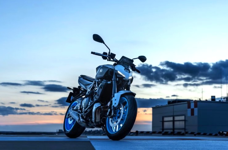 8. Yamaha MT-07 là lựa chọn hấp dẫn nếu bạn muốn một chiếc xe phố dùng động cơ CP2. Dễ lái, bền bỉ và ít công nghệ phức tạp, mẫu xe 689cc này sẽ phục vụ lâu dài nếu được bảo dưỡng đúng cách.