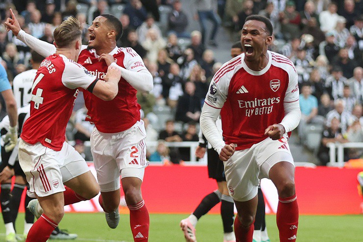 Arsenal ngược dòng ngoạn mục trước đối thủ khó chịu Newcastle
