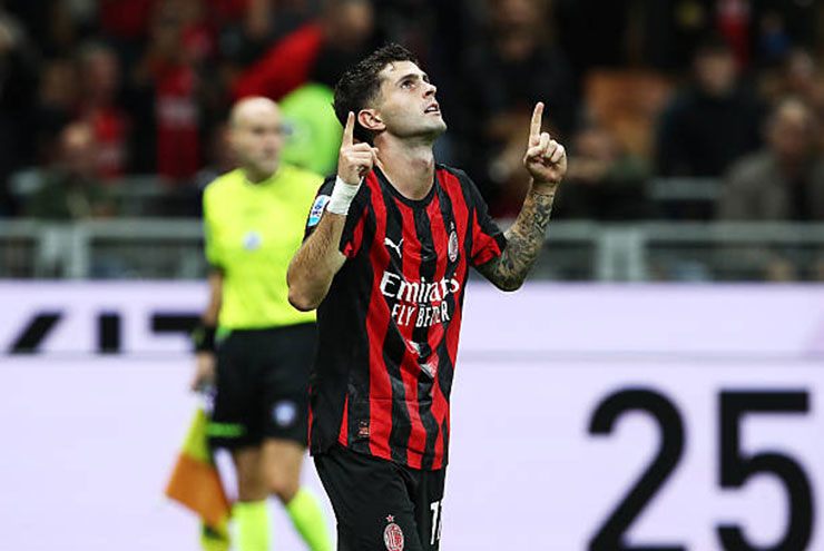 Pulisic kiến tạo bàn thứ nhất cho AC Milan trước khi đích thân lập công nâng tỷ số lên 2-0