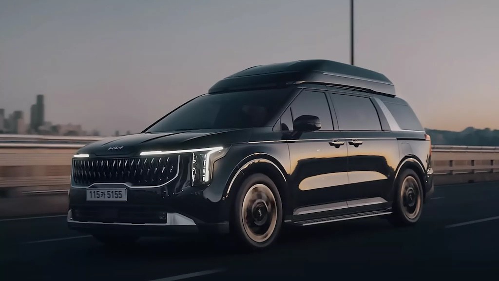 Kia Carnival phiên bản Hi-Limousine trình làng - 1
