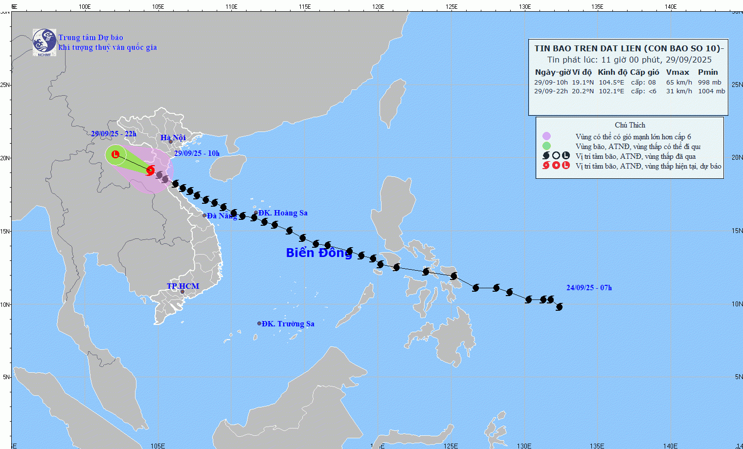 Tâm bão số 10 ít di chuyển trong những giờ qua.