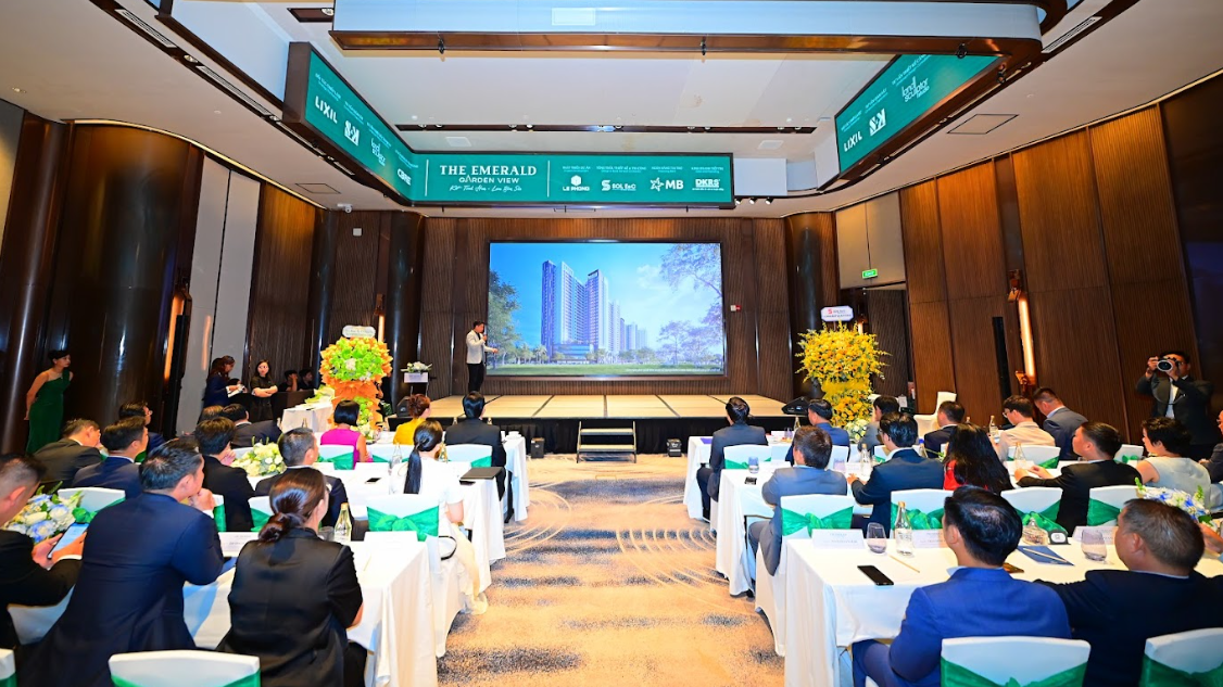 Quang cảnh Lễ ký kết hợp tác chiến lược dự án The Emerald Garden View tại TP. HCM sáng 29/9.