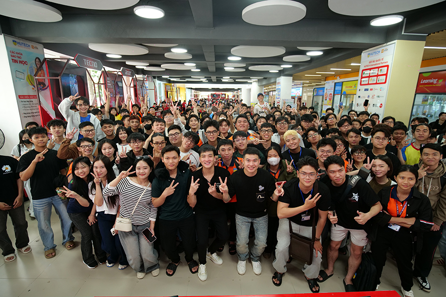 Khu vực tham gia Esport cùng khách mời.